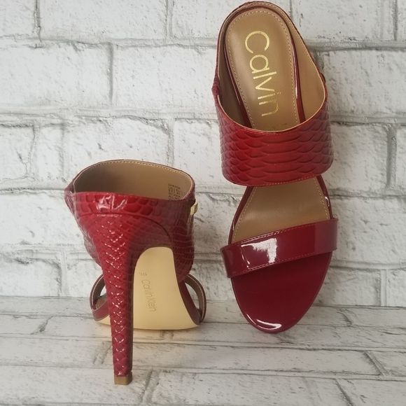 🆕️💥Calvin Klein Shayna Red Heel Sandal - Picture 5 of 8